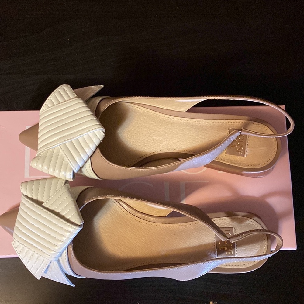 LOUISE et Cie flat shoes with white bow. Vince Camuto. Size 6